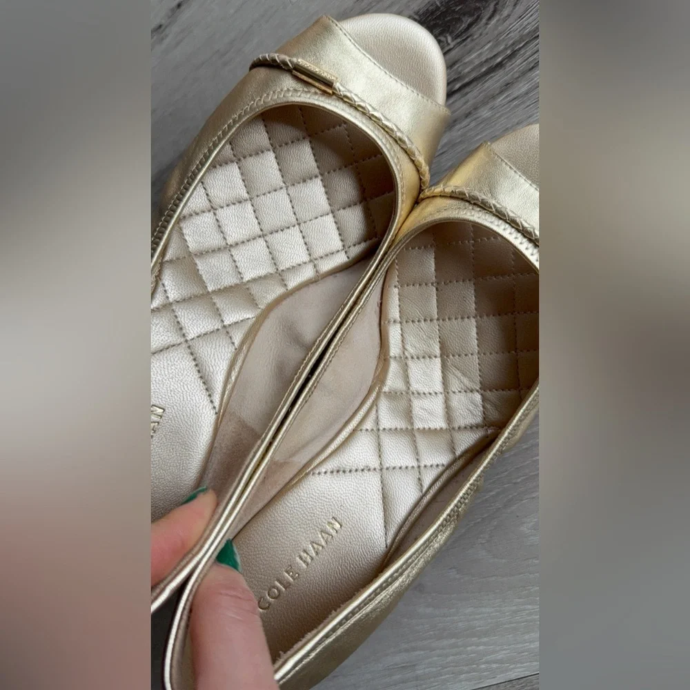 Cole Haan Gold Peep Toe Flats/Wedge Heels, Size 5.5 - Picture 13 of 17